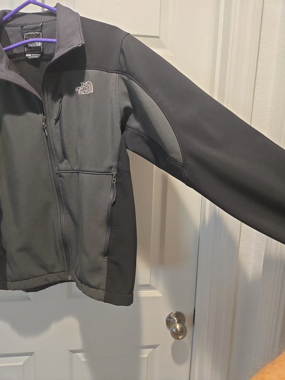 The North Face Men's Two-Tone Gray & Black Softshell Jacket
